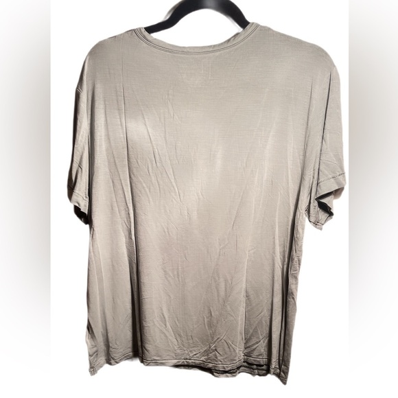 NWT Lot of 2 Aerie Distressed peach and green V neck V-Neck Boyfriend T-Shirt M - Picture 6 of 7